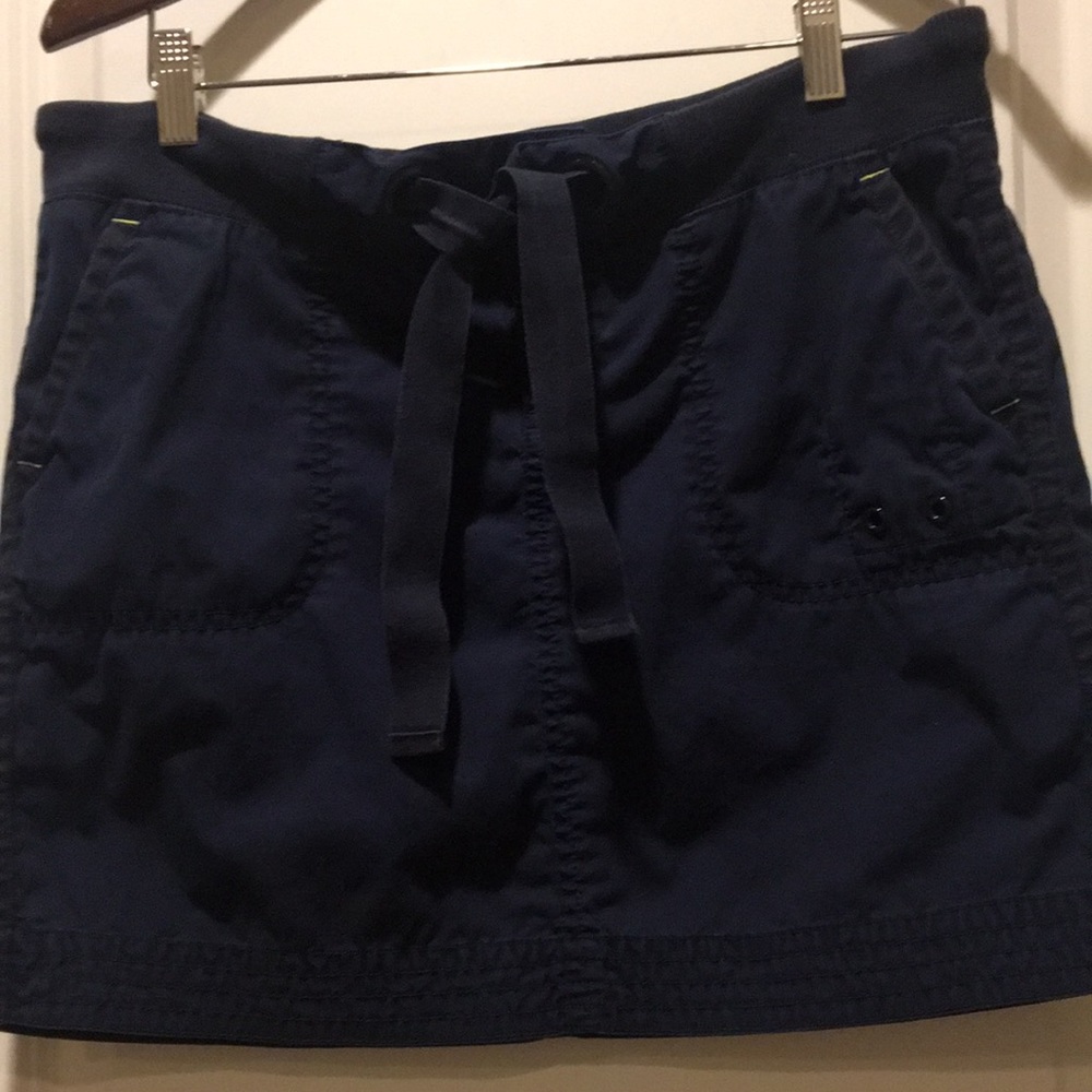 Gap womens zip up drawstring Skirt pockets galore floral imprint on back size S